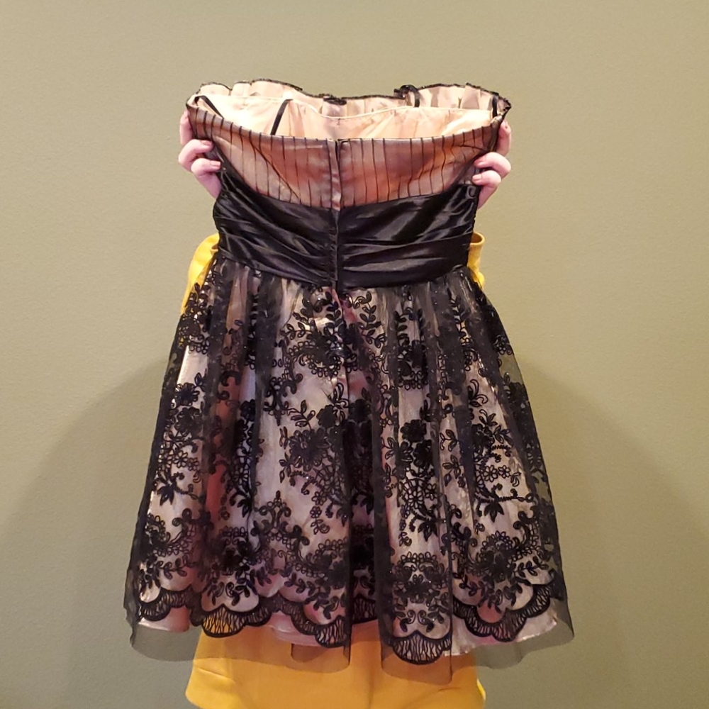 Dress - Picture 3 of 5
